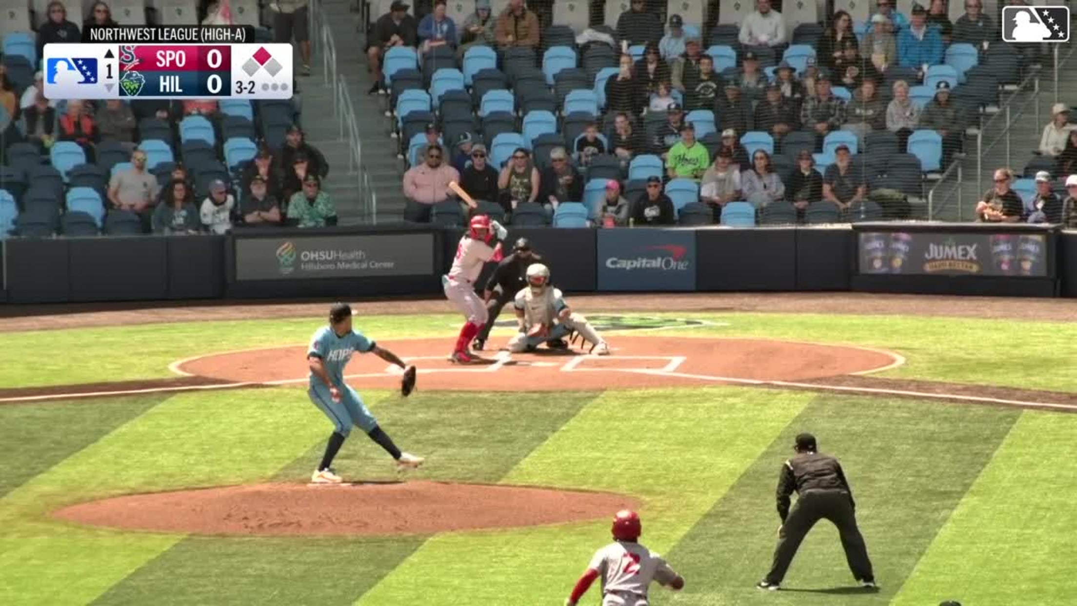 Roynier Hernandez singles on a sharp ground ball to right fielder Avery Owusu-Asiedu. Tevin Tucker scores.