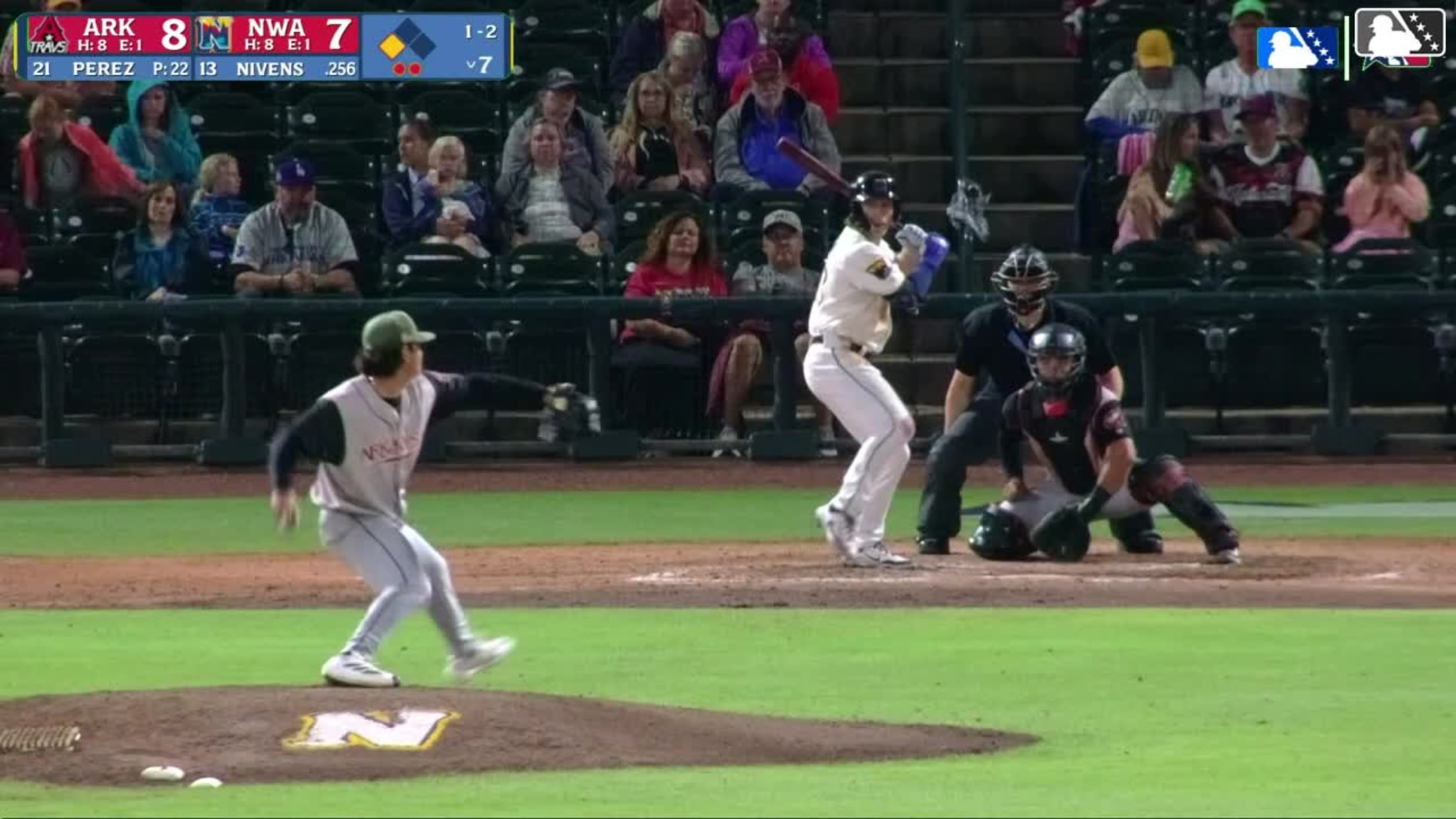 Marcelo Perez Ball to Spencer Nivens