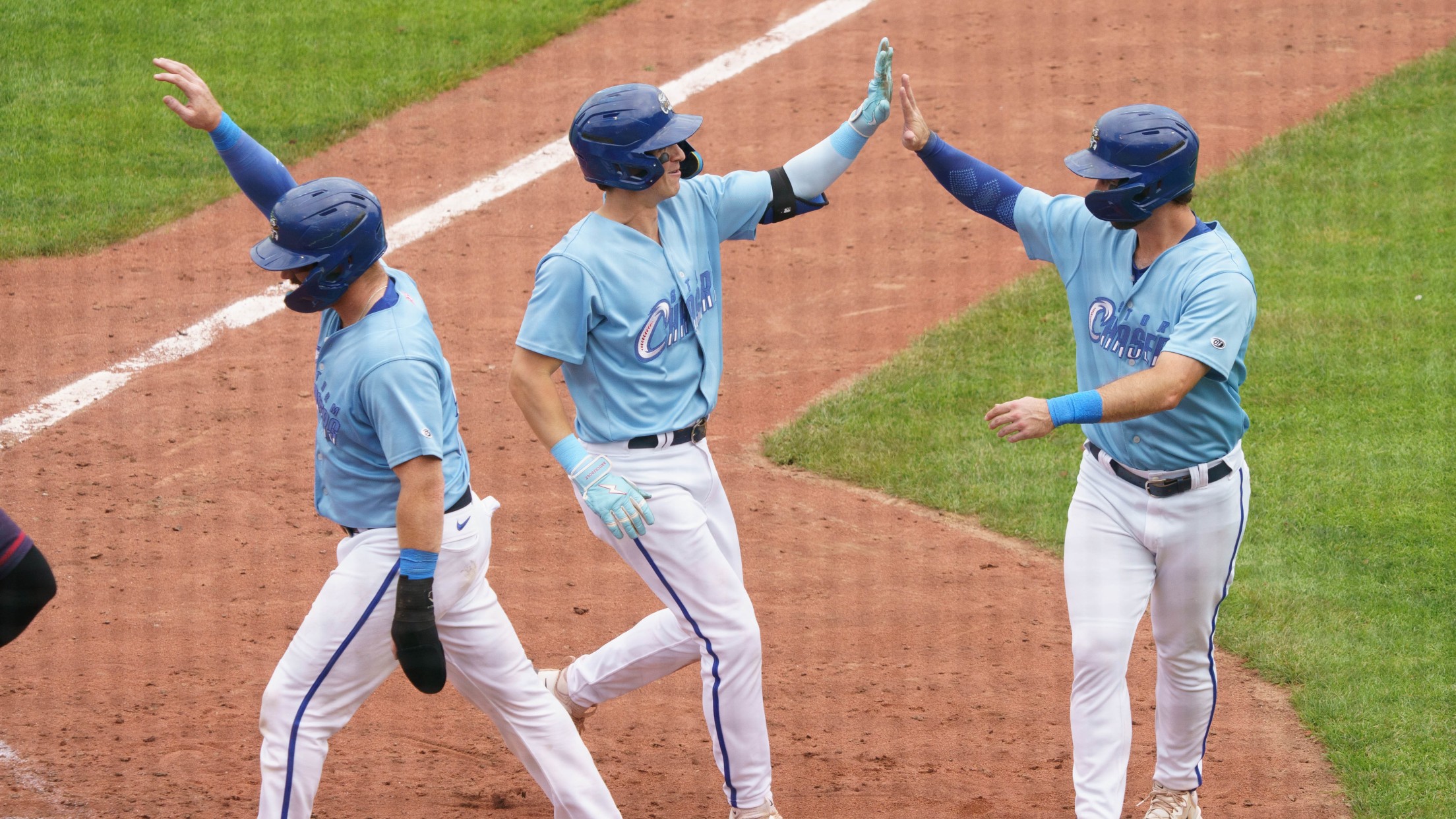 Chasers Clinch First Half Title with 9-4 Win Against Louisville | MiLB.com