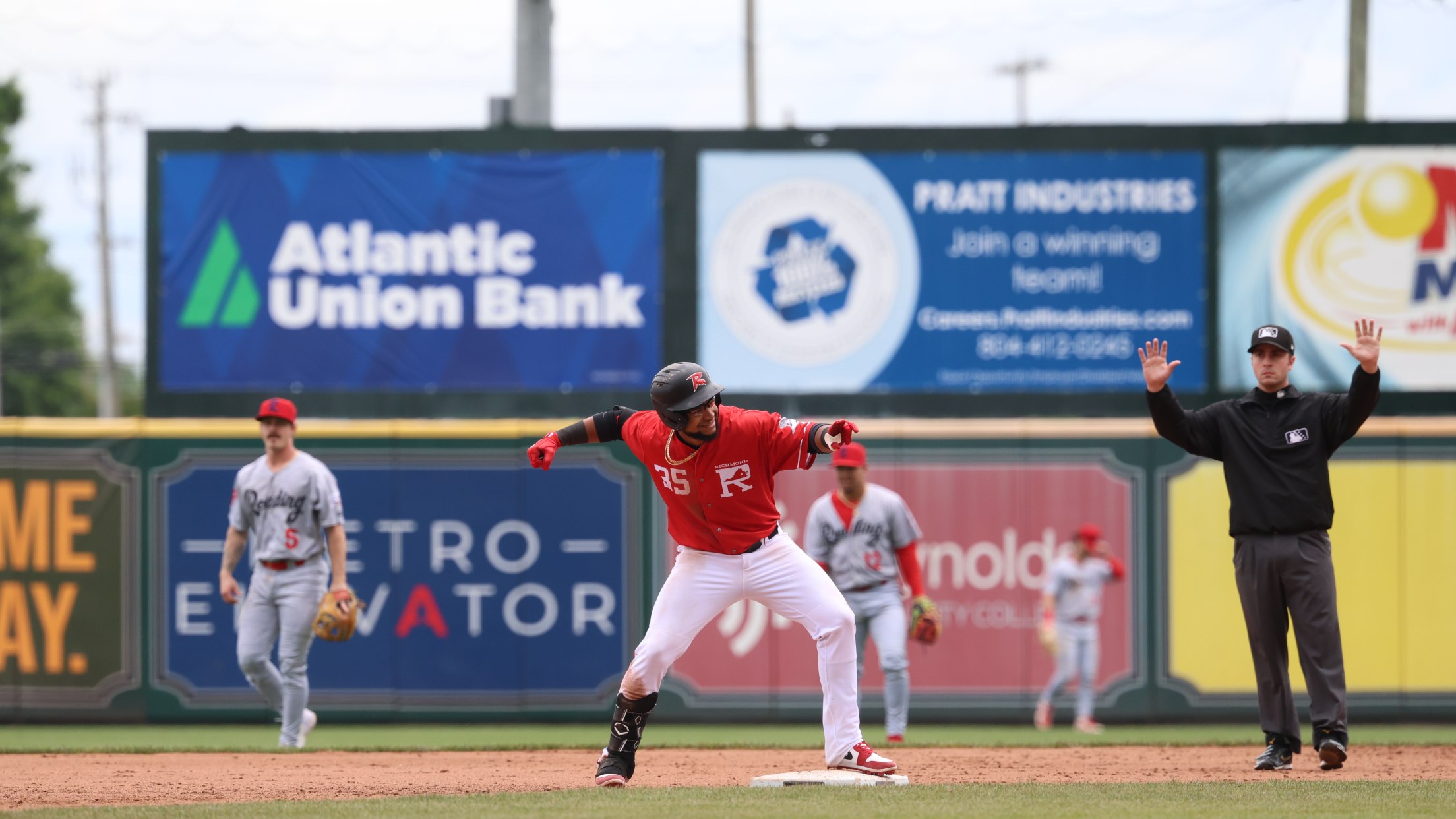 Squirrels fall in series finale, 6-2, against Fightins | MiLB.com
