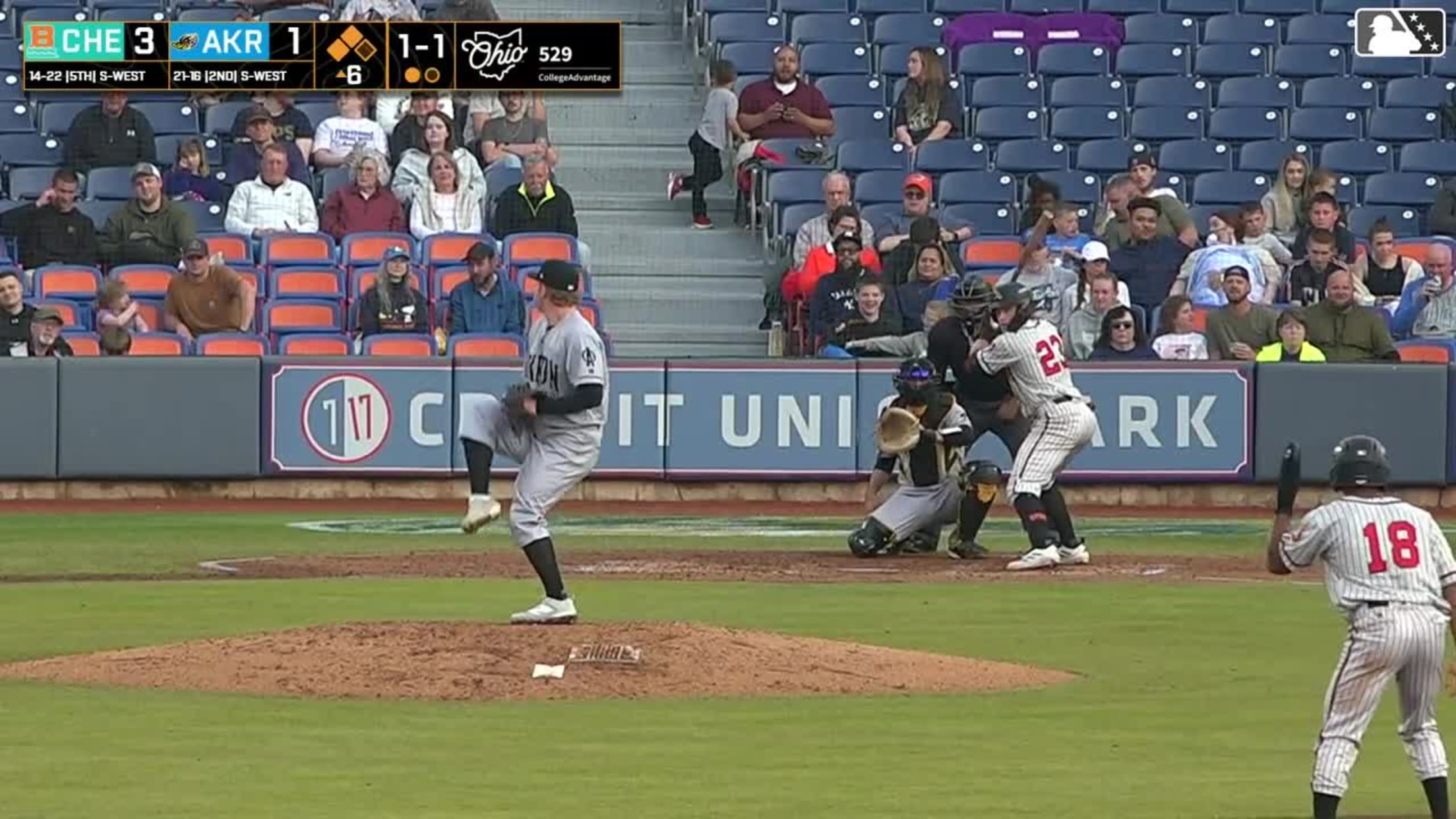 Adam Tulloch In play, run(s) to Griff O'Ferrall