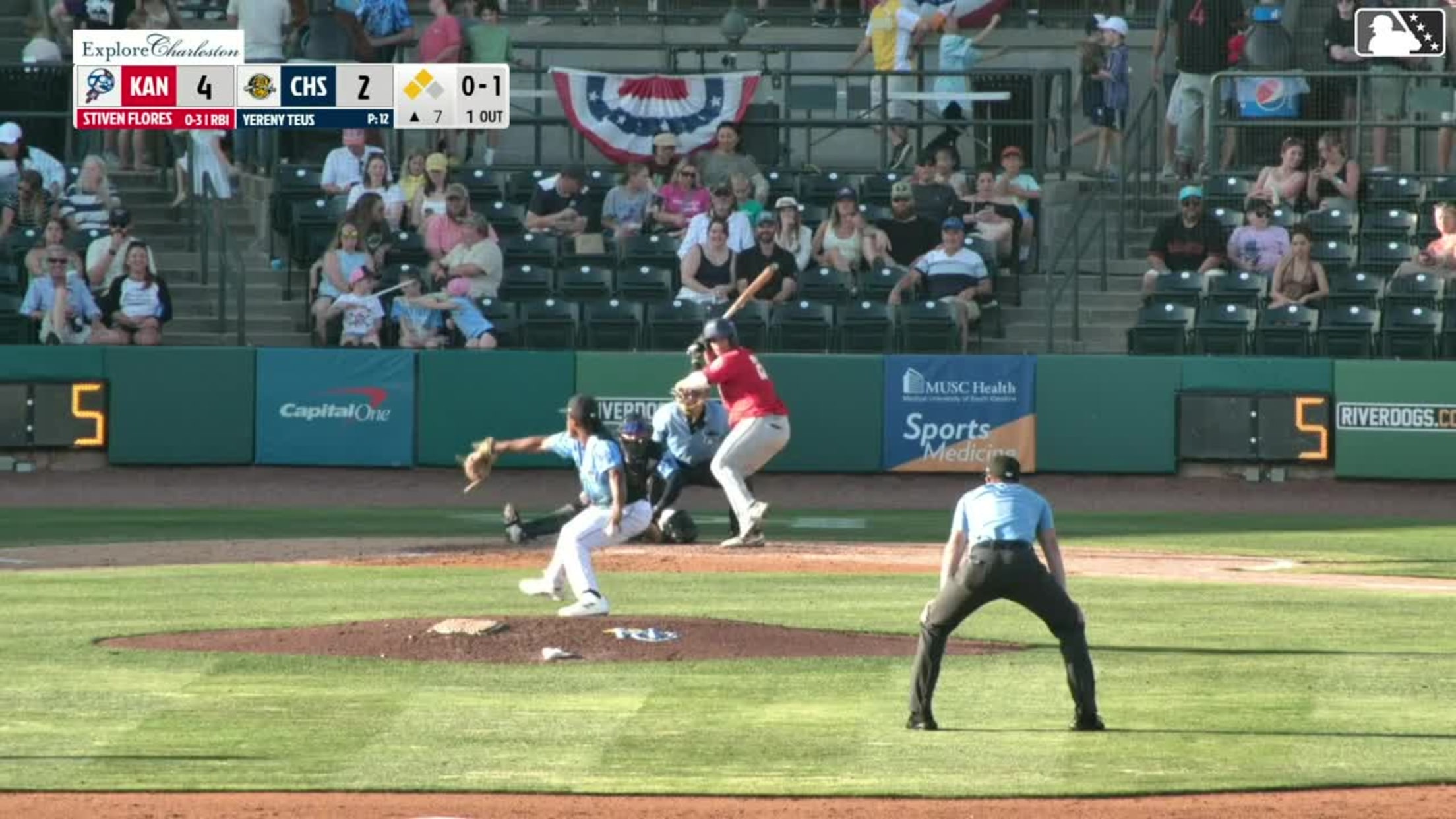Stiven Flores singles on a ground ball to center fielder Aidan Smith. Abraham Nunez scores. Billy Carlson scores.