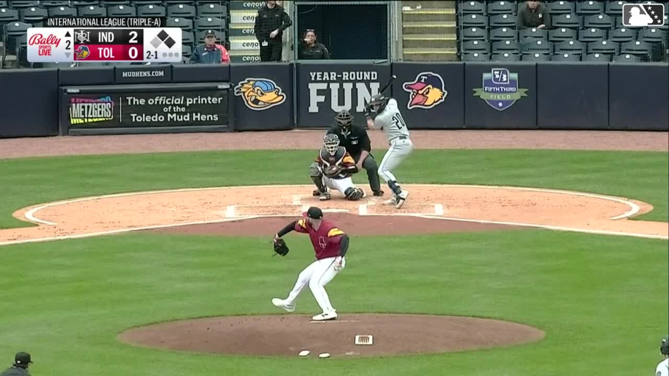 Nick Cimillo doubles (5) on a sharp line drive to left fielder Corey Julks. Rafael Flores Jr. scores. Dominic Fletcher to 3rd.