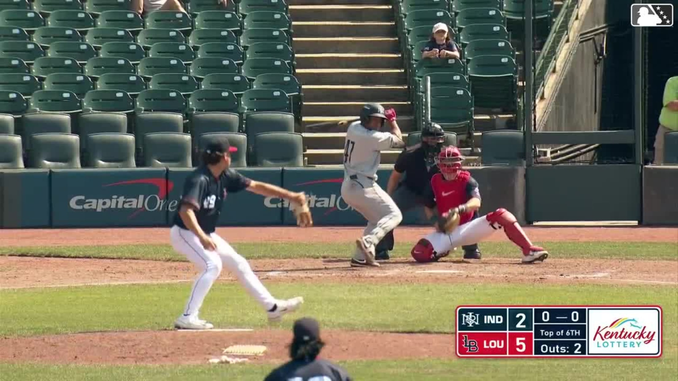 Enmanuel Valdez doubles (7) on a sharp line drive to right fielder Héctor Rodríguez. Jhostynxon Garcia scores.