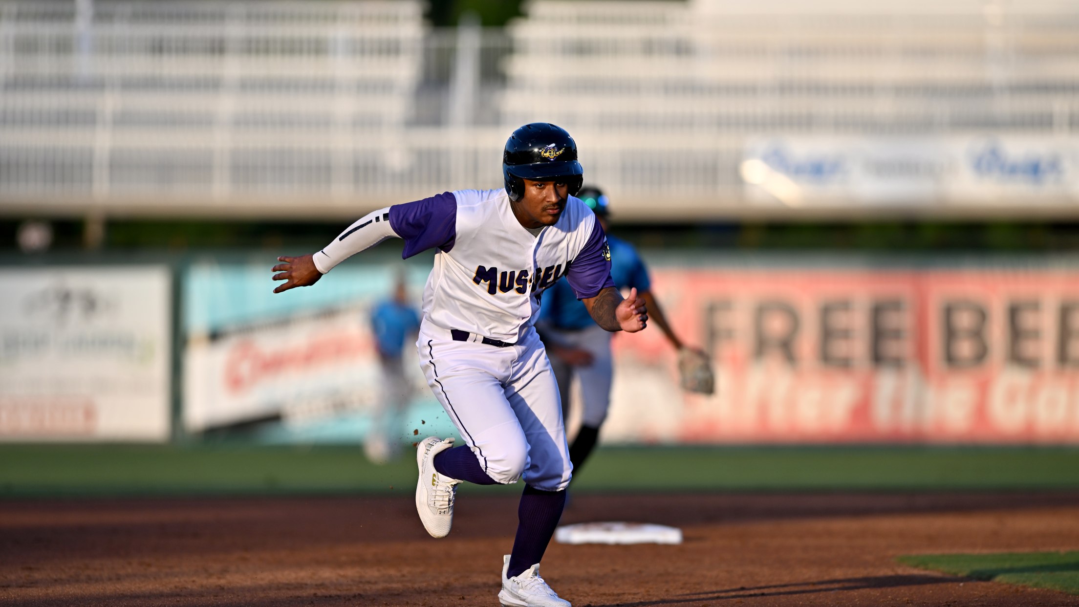 Mussels Drop Series Opener Against Hammerheads 7-4 | MiLB.com