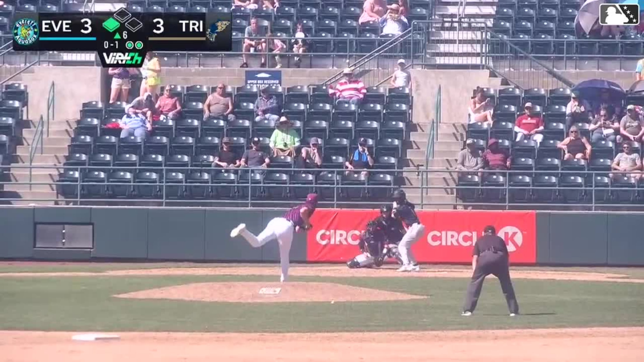 Nick Jones Ball to Curtis Washington Jr.