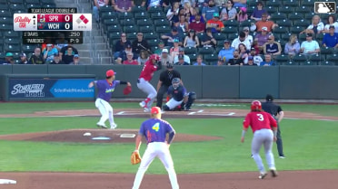 Chase Davis doubles (2) on a fly ball to right fielder Kala'i Rosario. Noah Mendlinger scores. Miguel Ugueto to 3rd.