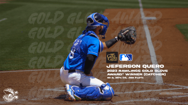 Jeferson Quero Named 2023 Rawlings Gold Glove Award® Winner