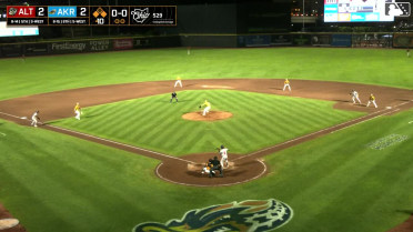 Keiner Delgado hits a sacrifice bunt. Will Taylor scores. Matt King to 2nd. Keiner Delgado to 1st.