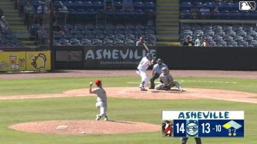 Jack Moss singles on a ground ball to left fielder Luis Guanipa. Hector Salas scores.
