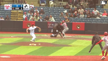 Justin Long In play, run(s) to Kodey Shojinaga