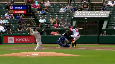 Andrés Chaparro homers (2) on a line drive to left field.