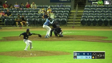 Lazaro Montes solo homer (23)