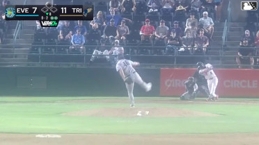 Kendrey Maduro homers (3) on a fly ball to center field.