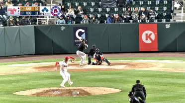 Nick Mitchell singles on a soft line drive to center fielder Sam Petersen. Alfonsin Rosario scores. Wuilfredo Antunez to 3rd. Jacob Cozart to 2nd.