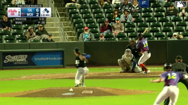 Maddux Houghton triples (2) on a fly ball to left fielder Chris Newell. Billy Amick scores. Caleb Roberts scores.