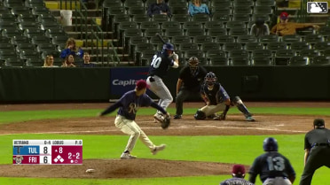 Joe Vetrano doubles (1) on a sharp line drive to left fielder Jake Snider. Kyle Nevin scores. Zyhir Hope scores. Jake Gelof scores.