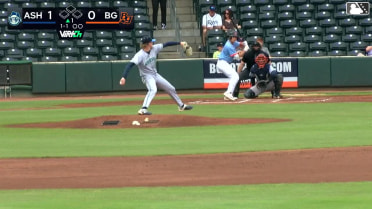 Dylan Howard In play, run(s) to Adrian Santana