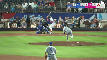 Druw Jones singles on a sharp ground ball to second baseman Taylor Young, deflected by pitcher Carson Hobbs. Cristofer Torin scores. Demetrio Crisantes to 3rd. Jansel Luis to 2nd.