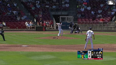 Tyriq Kemp homers (5) on a line drive to right field. Derlin Figueroa scores.