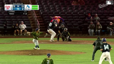 Joe Vetrano homers (1) on a line drive to left center field. Elijah Hainline scores. Chris Newell scores.