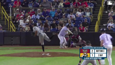 Jonah Advincula's go-ahead homer