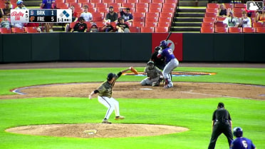 Jamari Baylor singles on a ground ball to right fielder Alfredo Velásquez. Corey Collins scores. Daiverson Gutierrez to 3rd.