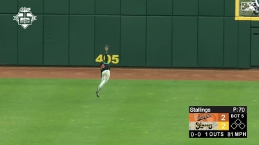 Donta' Williams makes stellar diving catch in center