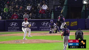 Felix Reyes singles on a sharp line drive to center fielder Jonatan Clase. Dylan Moore scores. Steward Berroa to 2nd.