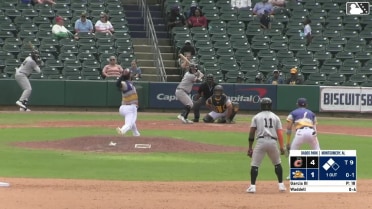 Luke Waddell singles on a line drive to right fielder Jhon Diaz. Kevin Kilpatrick Jr. scores. Lizandro Espinoza to 3rd.