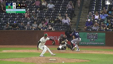 Yulian Quintana Ball to Ronny Cruz