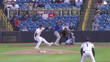 Kade Snell homers (3) on a fly ball to right center field. Jose Escobar scores.