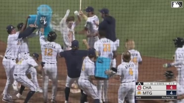 Carson Williams launches a walk-off grand slam