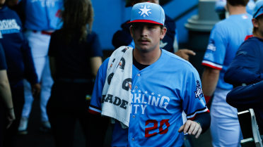 Pecko Pitches Gem, Hooks Fall in 10