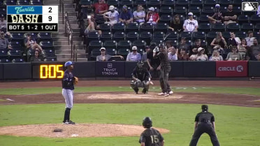 Roch Cholowsky's opposite-field homer