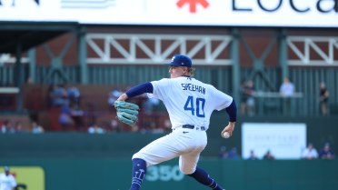 Sheehan, Comets Dominate in Sacramento