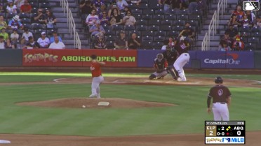 Jose Cordova singles on a sharp line drive to left fielder Carlos Rodríguez. Vimael Machín scores. Andrew Knizner to 3rd.