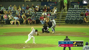 Jake Gelof singles on a line drive to left fielder Sammy Siani. Kendall George scores. Mike Sirota scores.