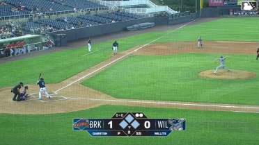 Eli Willits triples (1) on a sharp fly ball to center fielder John Spikerman. Jacob Walsh scores. Jorgelys Mota scores. Brady Cerkownyk scores.
