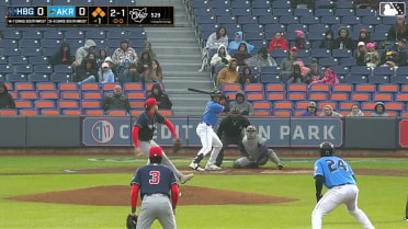 Jacob Cozart doubles (2) on a line drive to left fielder Johnathon Thomas. Angel Genao scores. Ralphy Velazquez scores. Wuilfredo Antunez scores.