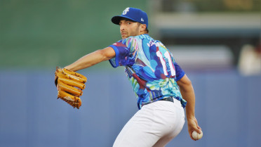 Shuckers Separate In Ninth To Win 7-2