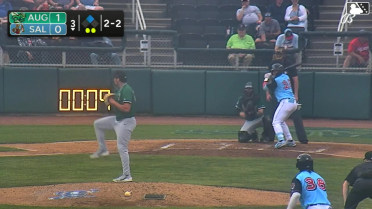Franklin Primera doubles (4) on a sharp fly ball to center fielder Luis Guanipa. Starlyn Nunez scores.