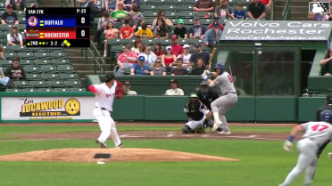 Andry Lara In play, run(s) to William Simoneit