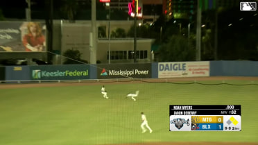 Luis Lara's great diving catch