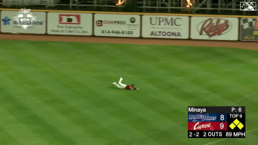 Connor Scott makes a diving catch in the 9th inning