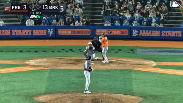 Alfredo Velásquez triples (1) on a sharp line drive to center fielder Yonatan Henriquez. Yasmil Bucce scores.