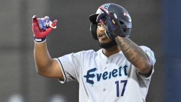 Cesar Quintas singles on a sharp line drive to left fielder Tommy Hopfe. Matthew Ellis scores. Luis Suisbel to 2nd.