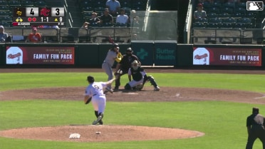 Cristian Alvarado In play, run(s) to Yolmer Sánchez