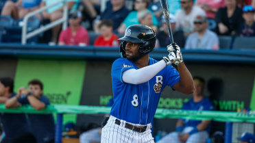 Shuckers Fall to Lookouts as Warren Is Crowned New Home Run King