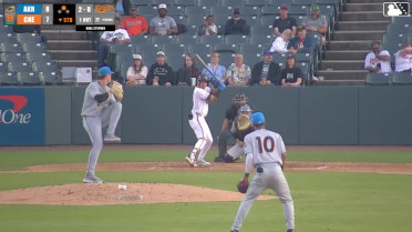 Frederick Bencosme out on a sacrifice fly to right fielder Alfonsin Rosario. Anderson De Los Santos scores.